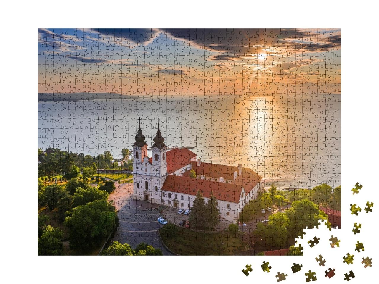 Puzzle de 1000 pièces « Monastère bénédictin de Tihany au lac Balaton, Hongrie »