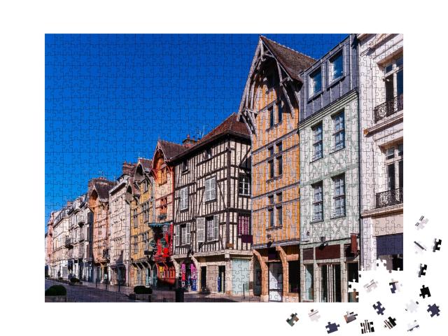 Puzzle de 1000 pièces « Vieille ville de Troyes avec ses maisons à colombages - capitale du département de l'Aube »