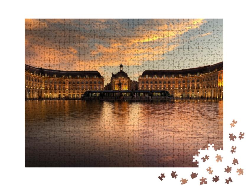Puzzle de 1000 pièces « Place De La Bourse et tramway à Bordeaux, France. Un patrimoine mondial de l'Unesco »