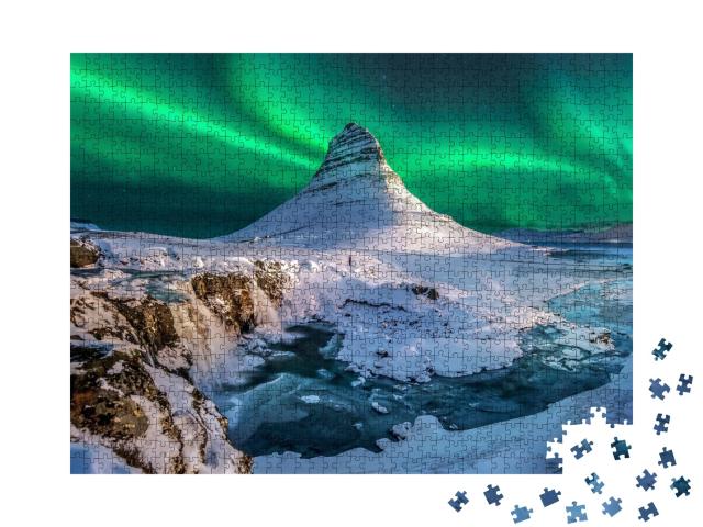 Puzzle de 1000 pièces « Les aurores boréales apparaissent au-dessus du mont Kirkjufell en Islande »
