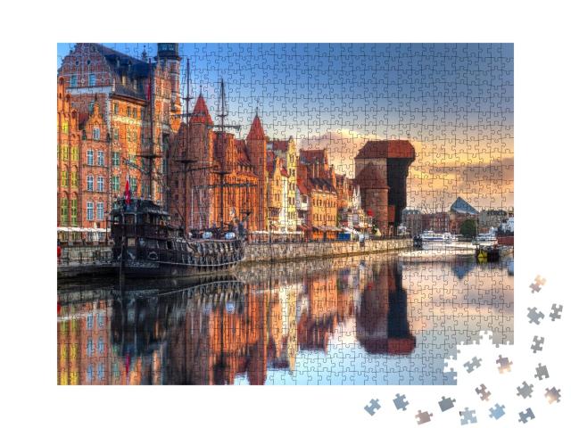 Puzzle de 1000 pièces « Lever de soleil sur Gdansk sur la Motlawa, Pologne »