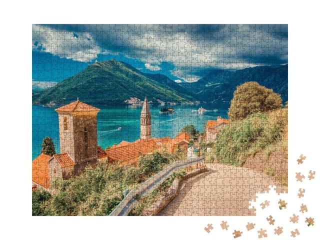 Puzzle de 1000 pièces « Port et bâtiments de la baie de Boka Kotor sous le soleil, Monténégro »