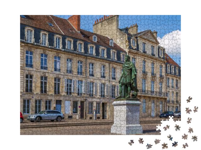 Puzzle de 1000 pièces « Place avec statue du roi Louis XIV à Caen, France »