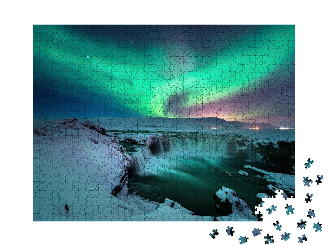 Puzzle de 1000 pièces « Aurores boréales au-dessus de la cascade de Godafoss en Islande hivernale »