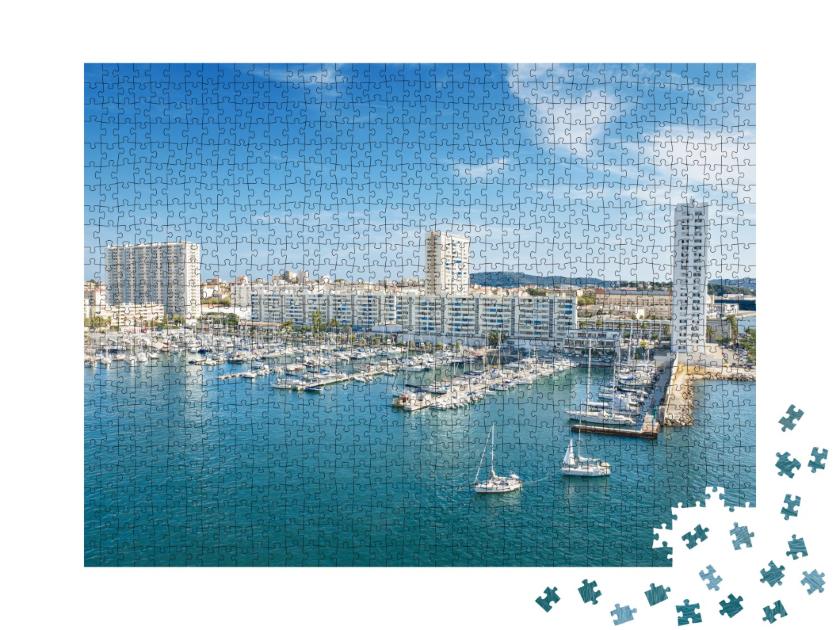 Puzzle de 1000 pièces « Vue panoramique sur le port de Toulon, France. »