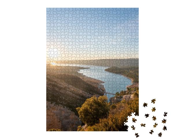 Puzzle de 1000 pièces « Pont du Galetas entre Aiguines et Moutiers Sainte Marie en amont du lac de Sainte Croix »