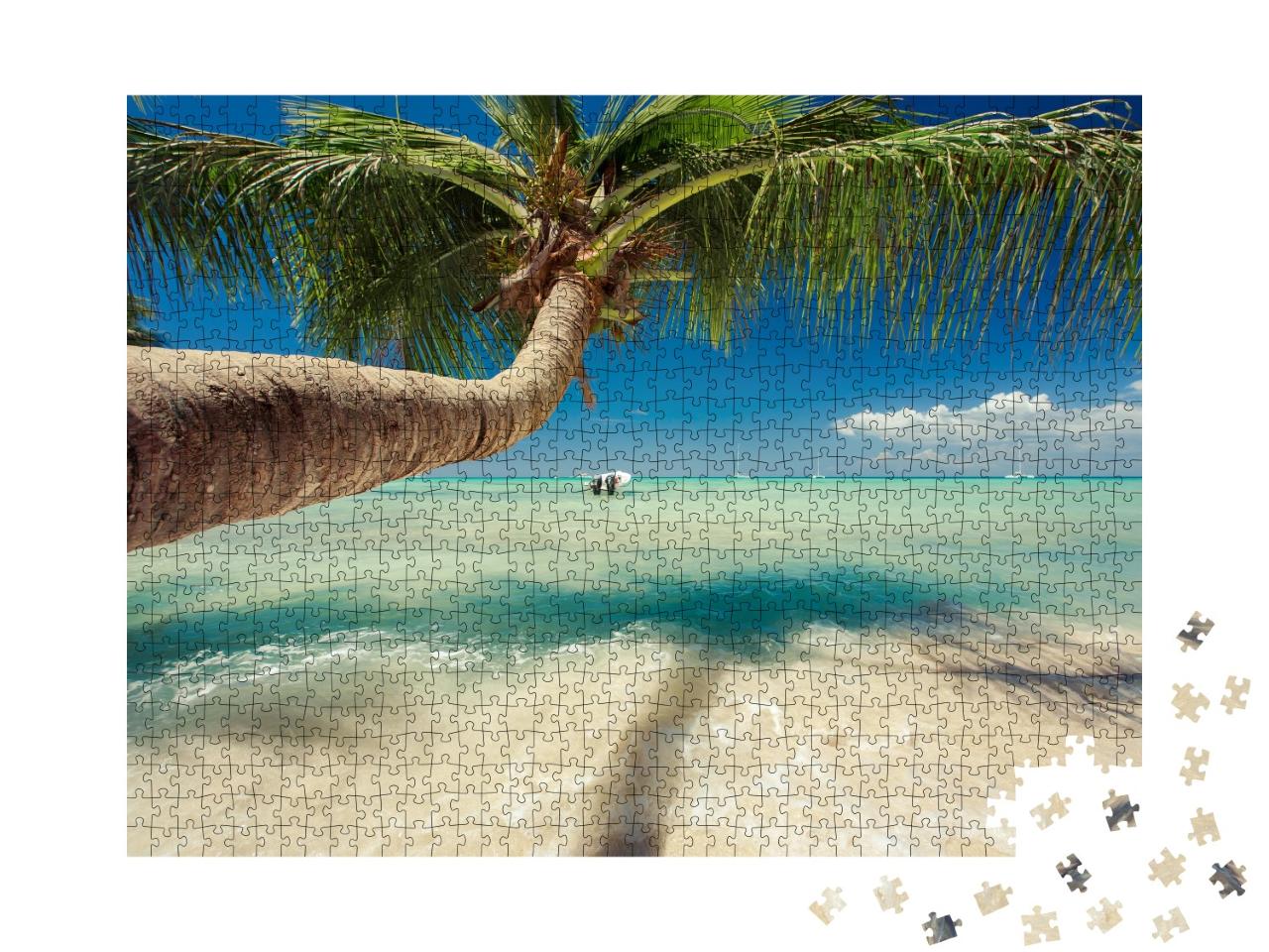 Puzzle de 1000 pièces « Plage des Caraïbes : beau palmier au bord de la mer »