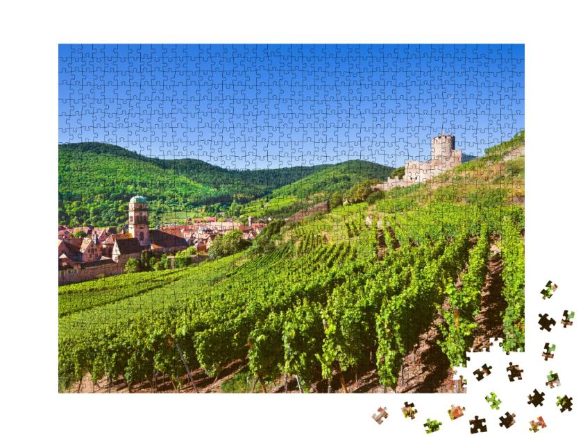 Puzzle de 1000 pièces « Vue aérienne du village de Kaysersberg avec les Vosges en arrière-plan »