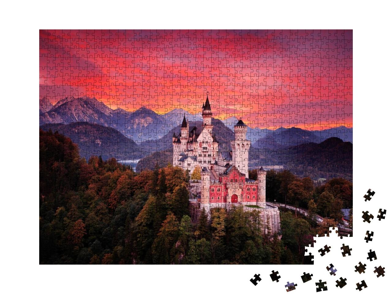 Puzzle de 1000 pièces « Le château de conte de fées de Neuschwanstein dans un coucher de soleil rouge sang »