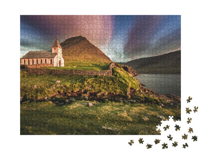 Puzzle de 1000 pièces « Vidareidi aux îles Féroé : l'église du village au coucher du soleil »