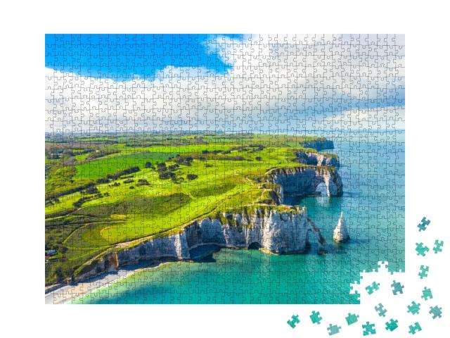 Puzzle de 1000 pièces « Falaises d'Etretat : falaises naturelles en Normandie, France »