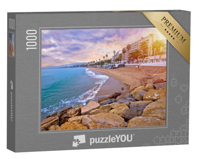 Puzzle de 1000 pièces « Promenade idyllique bordée de palmiers et plage de sable à Cannes »