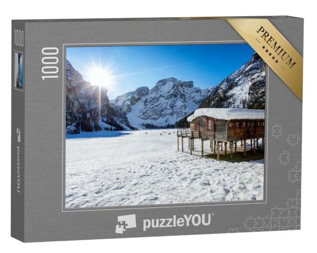 Puzzle de 1000 pièces « Pragser Wildsee par un froid matin d'hiver avec de la neige, Italie »