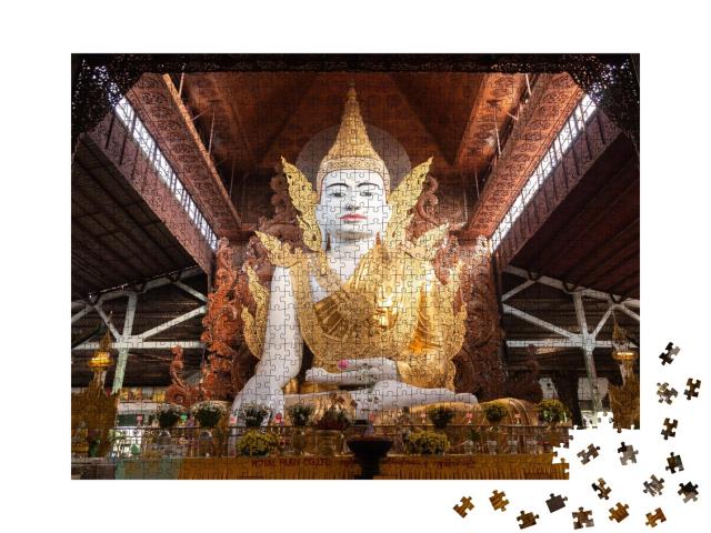 Puzzle de 1000 pièces « Statue géante de Bhudda assis, temple de Bouddha de Ngahtatgyi, Myanmar »