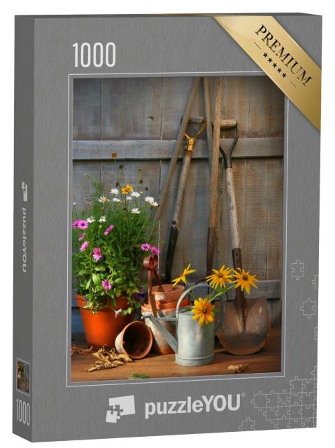 Puzzle de 1000 pièces « Abri de jardin avec outils et pots de fleurs »