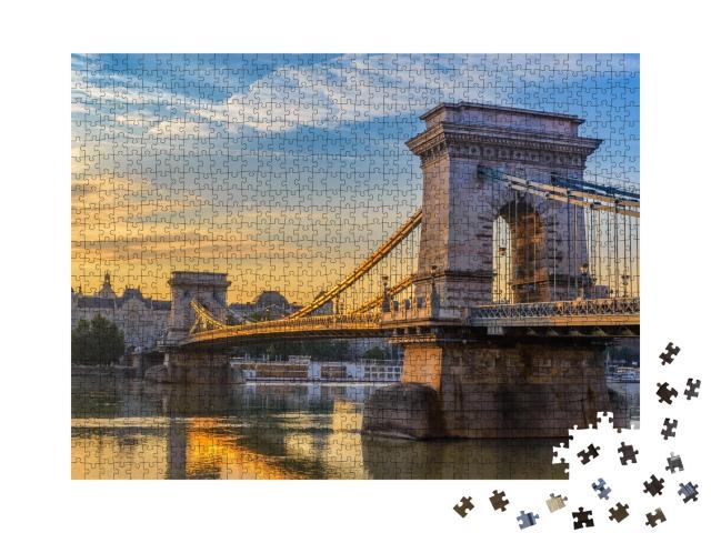 Puzzle de 1000 pièces « Lever de soleil sur le pont des Chaînes à Budapest, Hongrie »