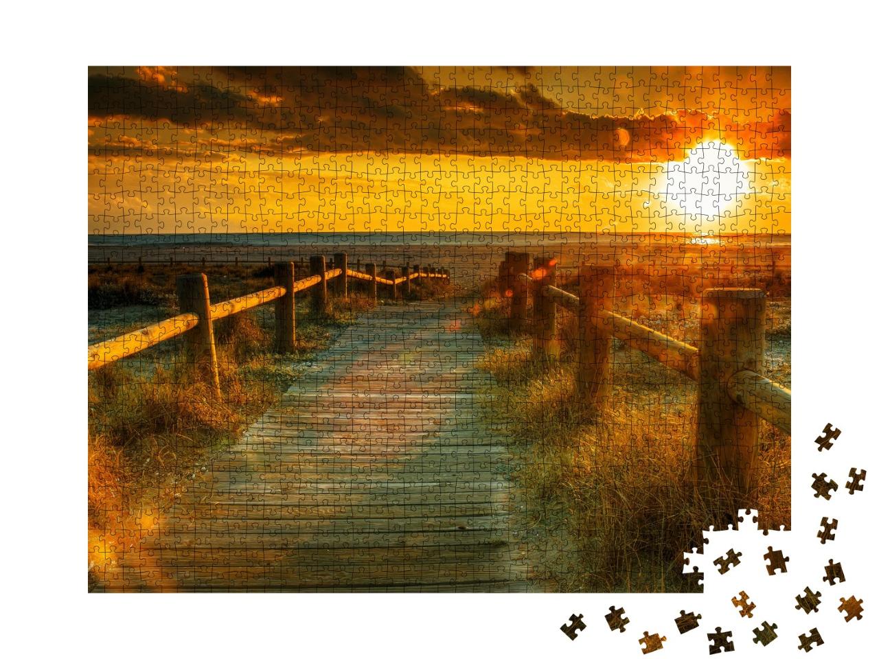 Puzzle de 1000 pièces « Passerelle en bois vers le coucher de soleil sur la plage »
