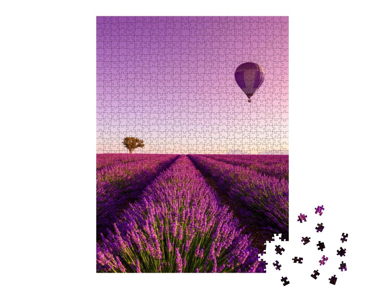 Puzzle de 1000 pièces « Lever de soleil sur un champ de lavande en Provence, France »