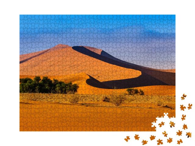 Puzzle de 1000 pièces « Soleil d'après-midi au-dessus d'une dune dans le désert, Namibie »