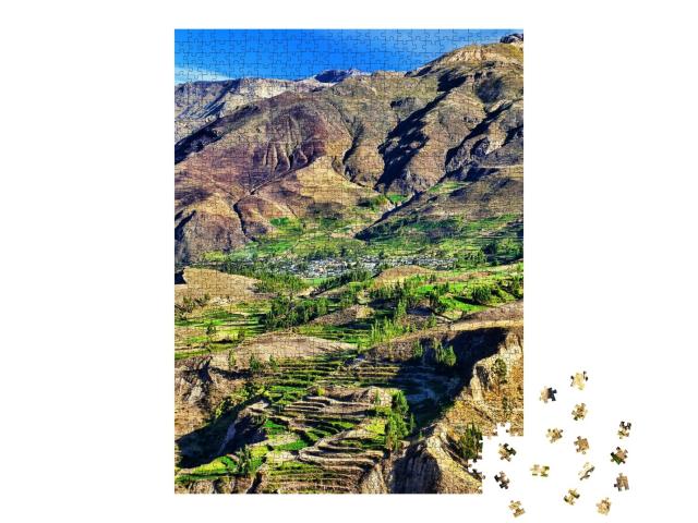 Puzzle de 1000 pièces « Terrasses étagées dans le canyon de Colca au Pérou, à 3 270 mètres de profondeur »
