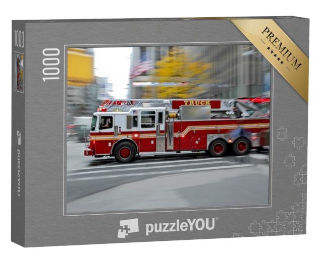 Puzzle de 1000 pièces « Un camion de pompiers sur le chemin le plus rapide vers le lieu d'intervention »