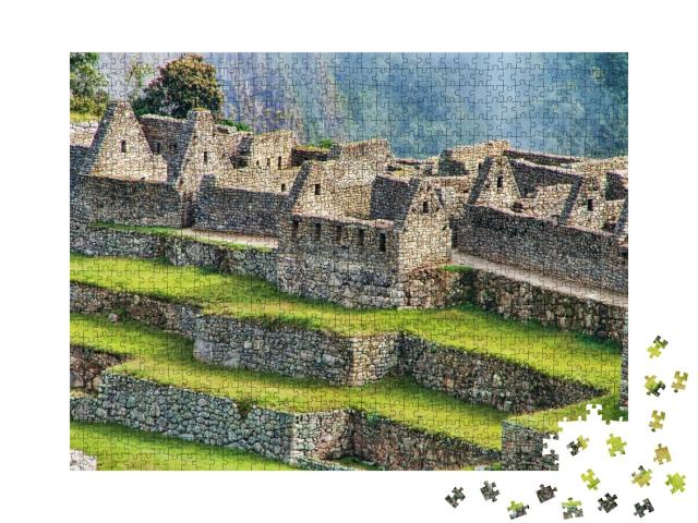 Puzzle de 1000 pièces « Vue rapprochée des ruines de la citadelle de Machu Picchu au Pérou »