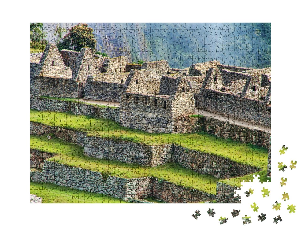 Puzzle de 1000 pièces « Vue rapprochée des ruines de la citadelle de Machu Picchu au Pérou »