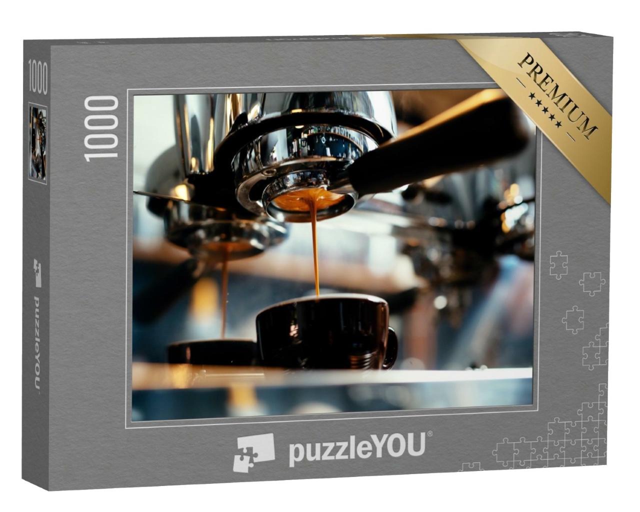 Puzzle de 1000 pièces « Gros plan sur l'espresso qui s'écoule de la machine à café »