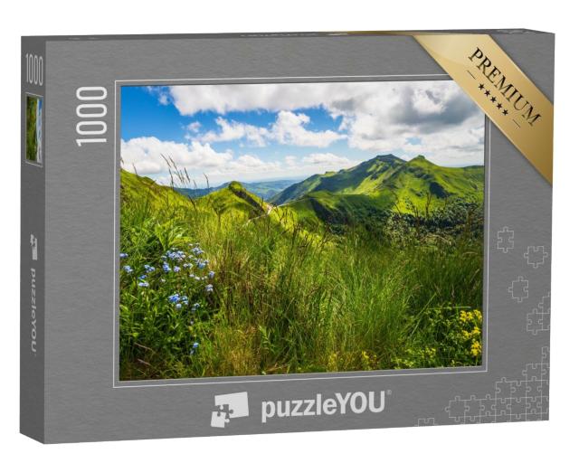 Puzzle de 1000 pièces « Paysage panoramique avec montagnes volcaniques (vue depuis le Puy Mary, Massif central, France) »