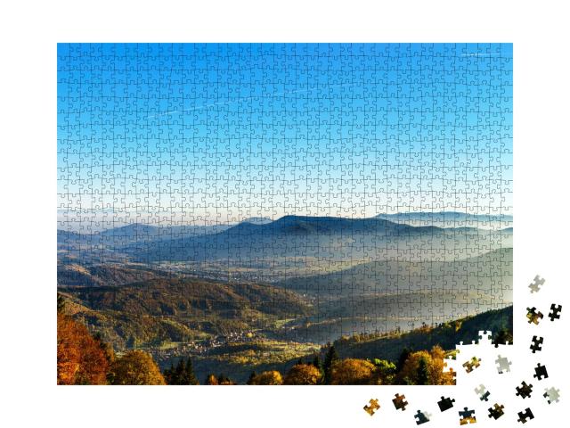 Puzzle de 1000 pièces « Vue aérienne de montagnes automnales colorées, coucher de soleil brumeux, Vosges, Alsace, France »