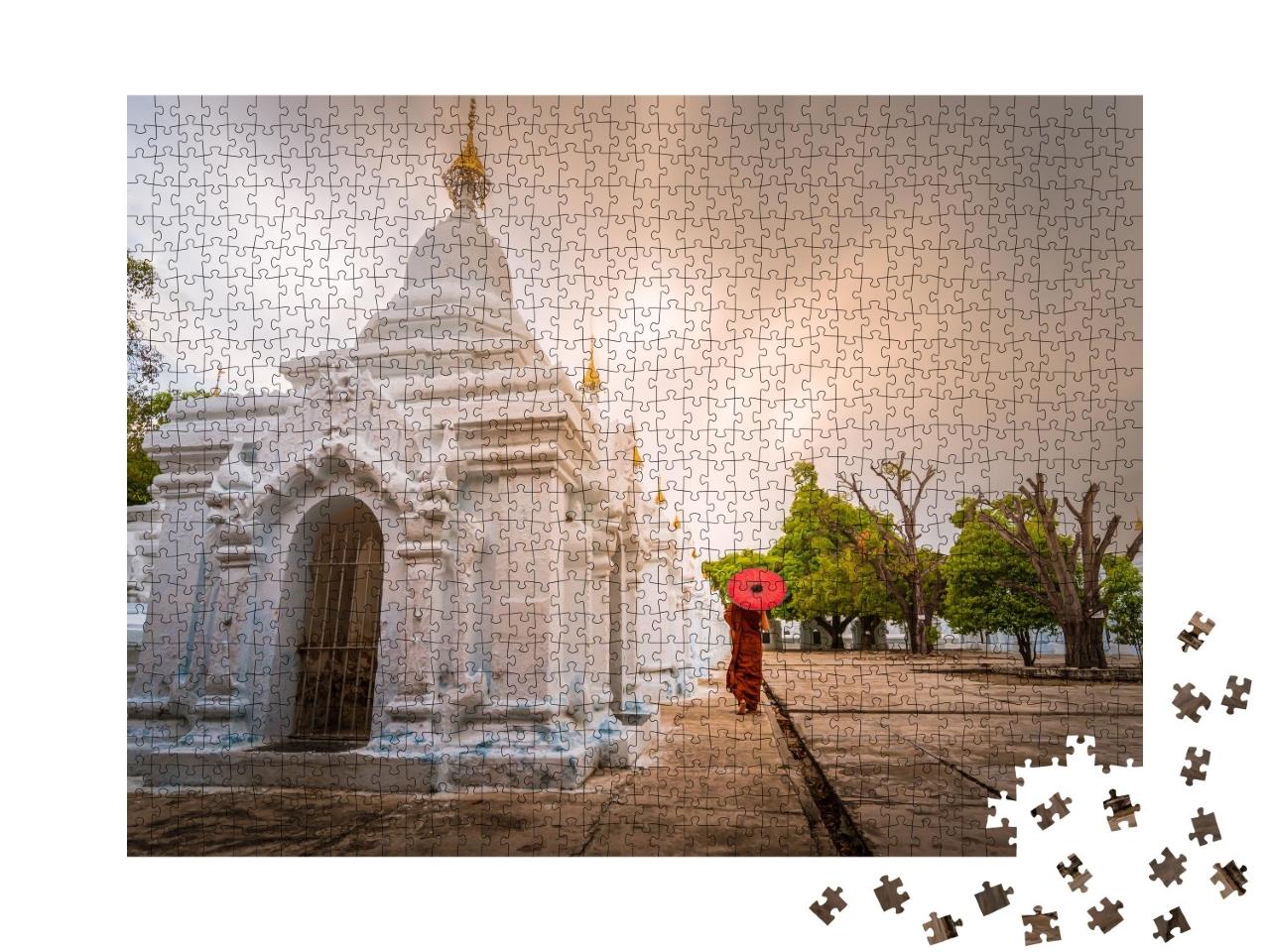 Puzzle de 1000 pièces « Moine au parapluie rouge, Mandalay, Myanmar »
