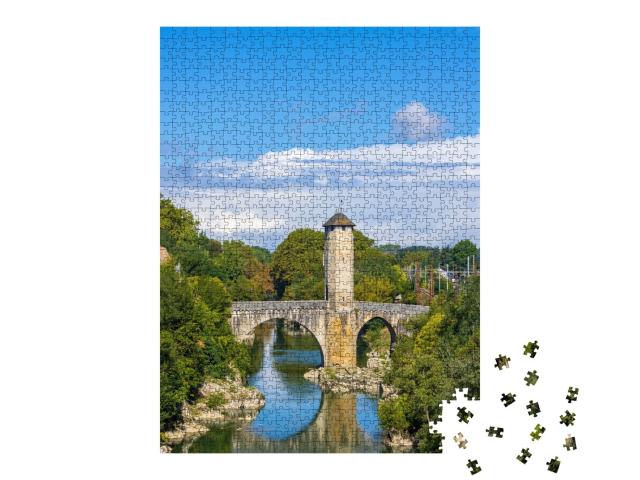 Puzzle de 1000 pièces « Pont Vieux, pont à Orthez, Nouvelle-Aquitaine, département des Pyrénées Atlantiques, France »