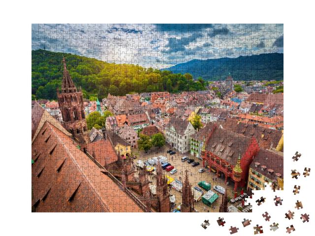 Puzzle de 1000 pièces « Centre historique de Fribourg vu du ciel, cathédrale au crépuscule »