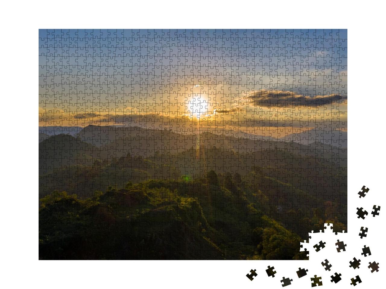 Puzzle de 1000 pièces « Coucher de soleil dans les montagnes »