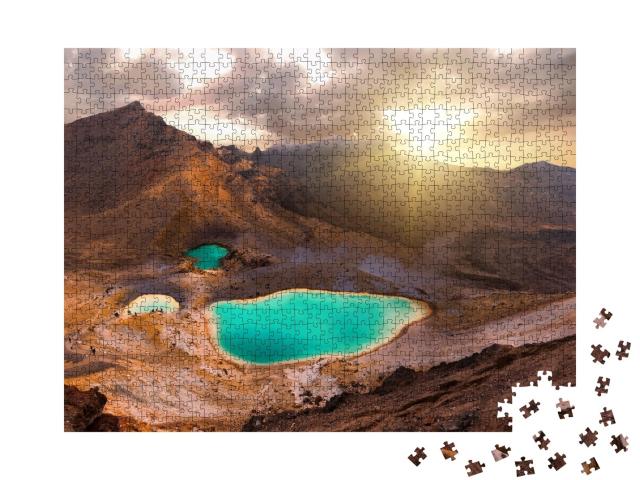 Puzzle de 1000 pièces « Lever de soleil sur les Emerald Lakes, Parc national de Tongariro, Nouvelle-Zélande »