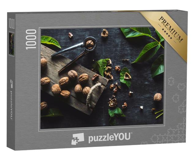 Puzzle de 1000 pièces « Noix avec les feuilles du noyer »