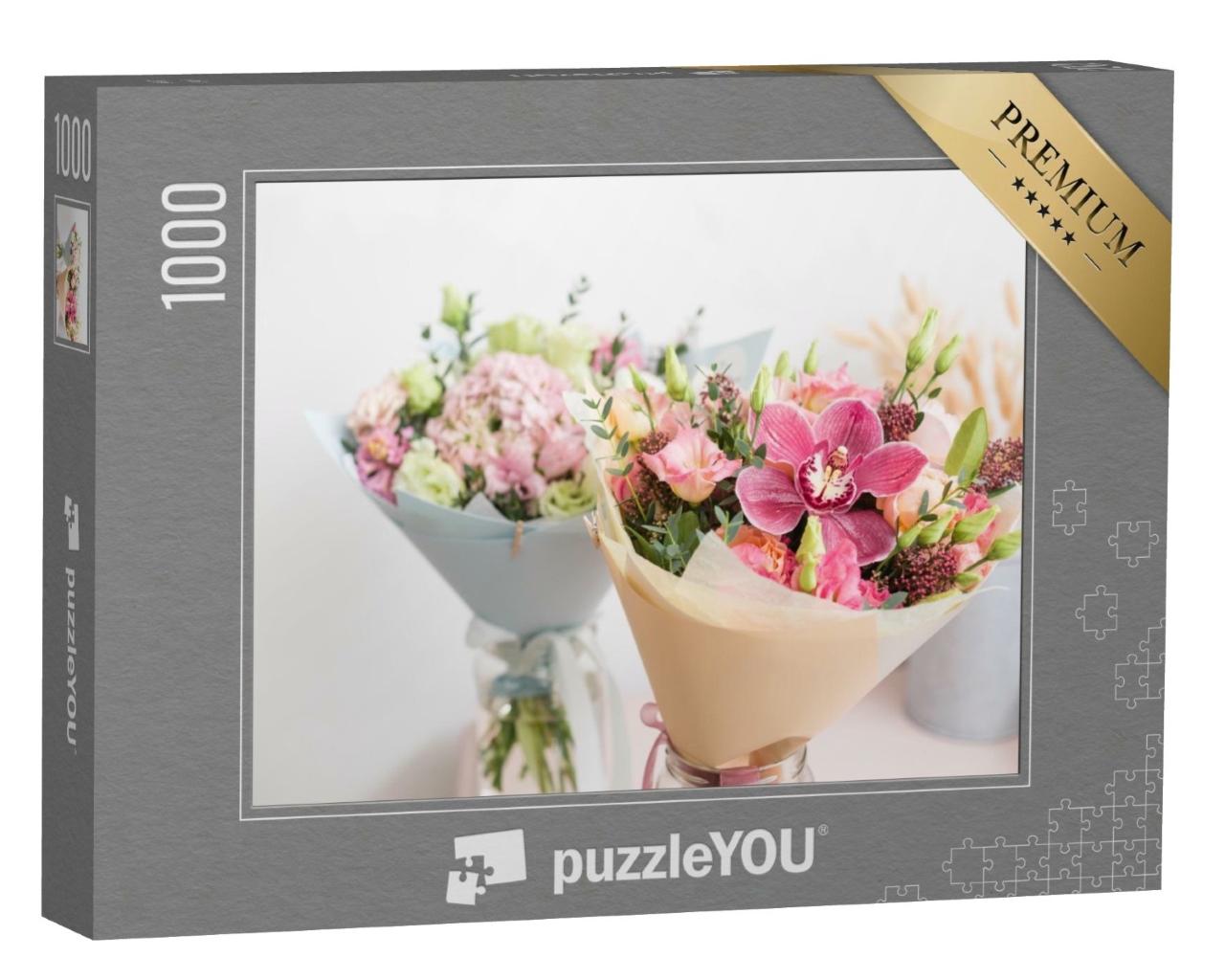 Puzzle de 1000 pièces « Des fleurs sur une table en bois chez un fleuriste »