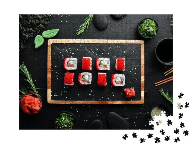 Puzzle de 1000 pièces « Rouleau de sushi frais au caviar »