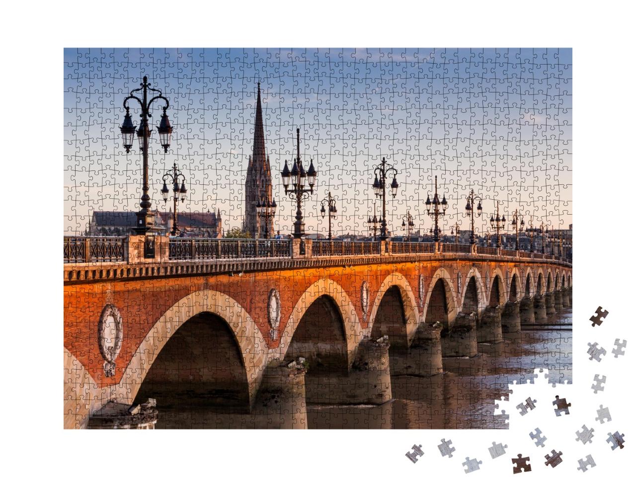 Puzzle de 1000 pièces « Vue sur le Pont de pierre au coucher du soleil, Bordeaux, France »