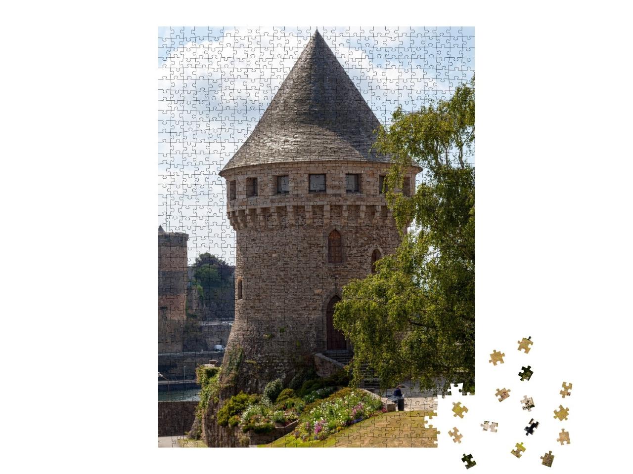Puzzle de 1000 pièces « La Tour Tanguy, Bastille de Quilbignon à côté de la rivière Penfeld à Brest, France. »