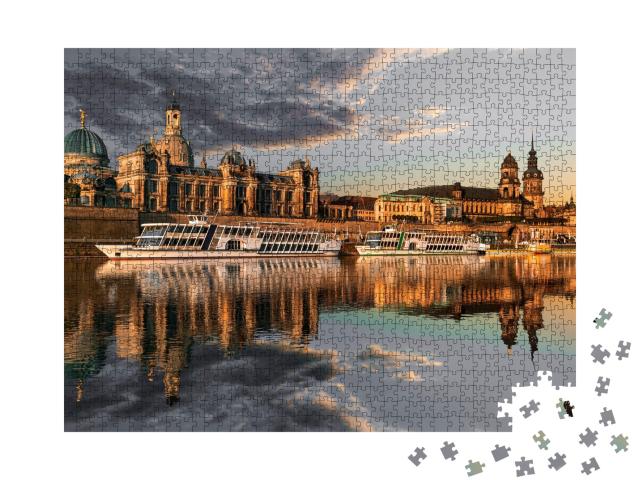 Puzzle de 1000 pièces « La silhouette de la ville de Dresde sur l'Elbe et le pont Augustus au coucher du soleil »