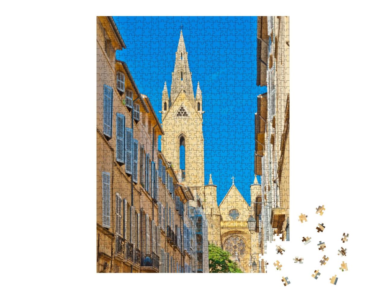 Puzzle de 1000 pièces « Rue étroite typique d'Aix-en-Provence, France »