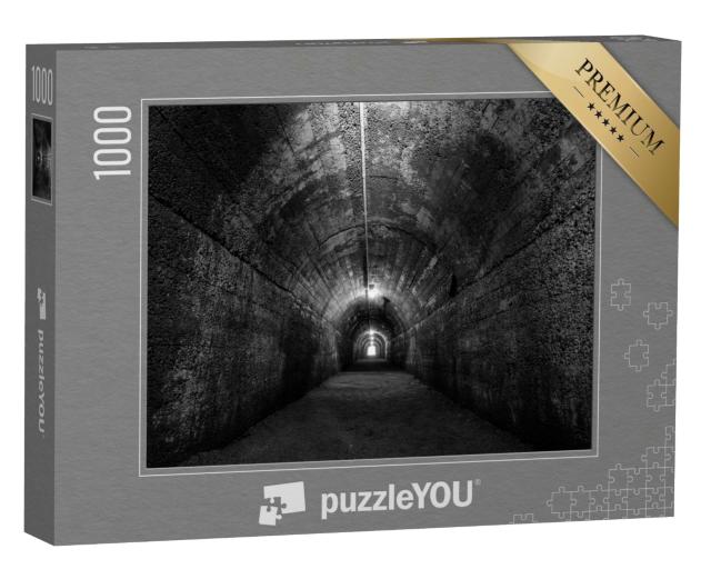 Puzzle de 1000 pièces « Tunnel de bunker historique de la Seconde Guerre mondiale »