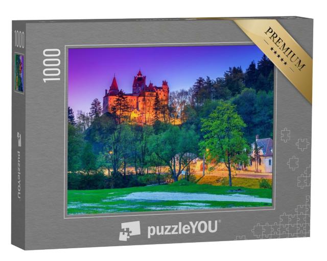 Puzzle de 1000 pièces « Château de Bran avec lumières le soir, Transylvanie, Roumanie »