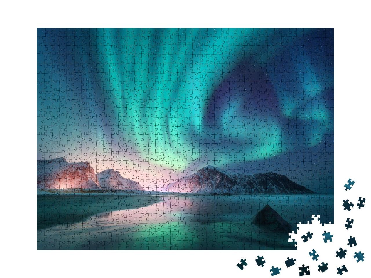 Puzzle de 1000 pièces « Aurores boréales au-dessus de la mer et montagnes enneigées »