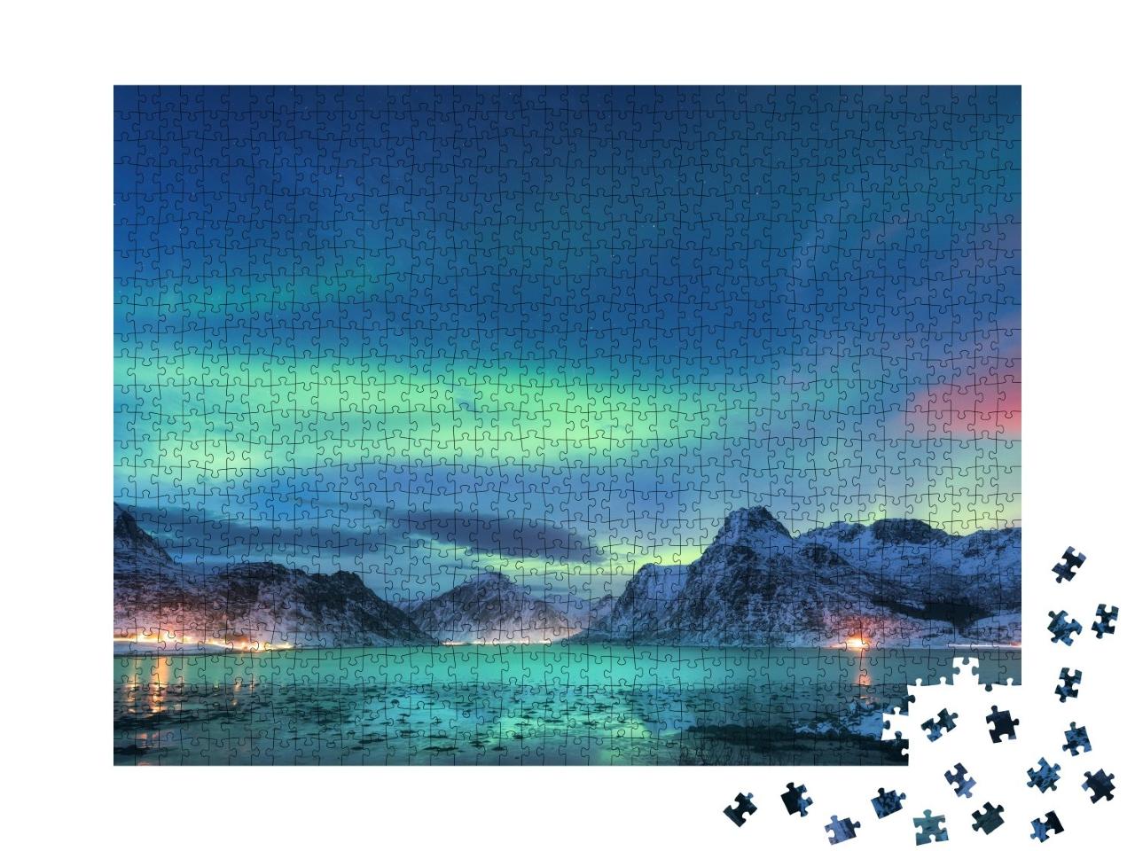 Puzzle de 1000 pièces « Aurores boréales au-dessus de la mer et des montagnes enneigées »