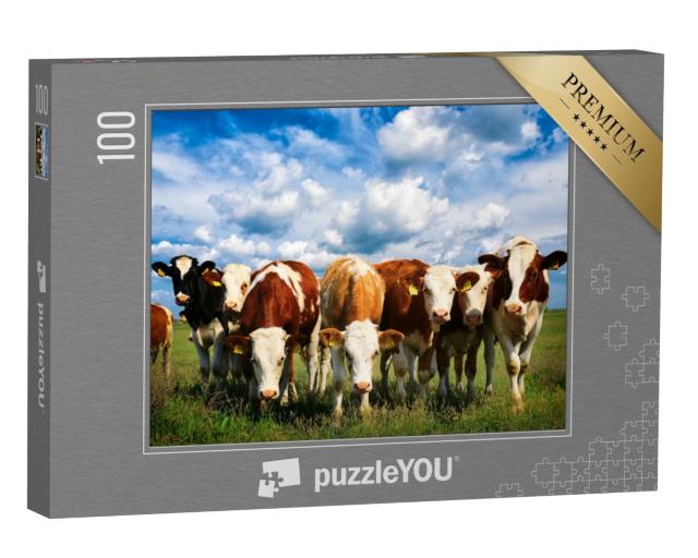 Puzzle de 100 pièces « Vaches dans une verte prairie d'été »