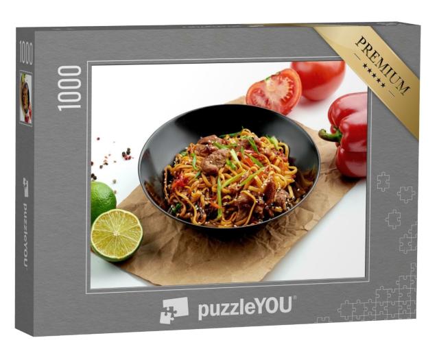 Puzzle de 1000 pièces « Les nouilles udon wok, un plat de rue asiatique classique »