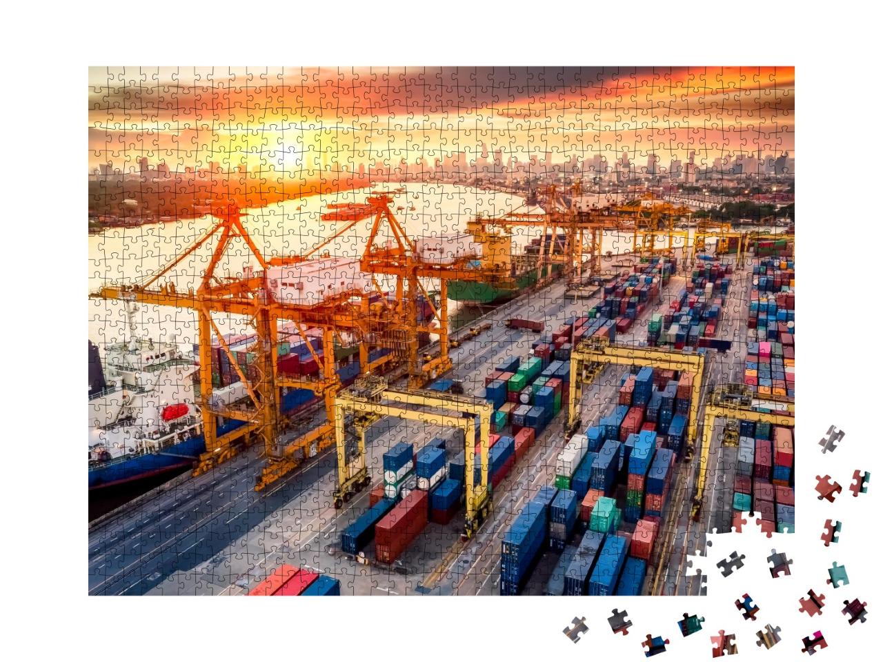Puzzle de 1000 pièces « Ponts roulants du port de conteneurs au lever du soleil »