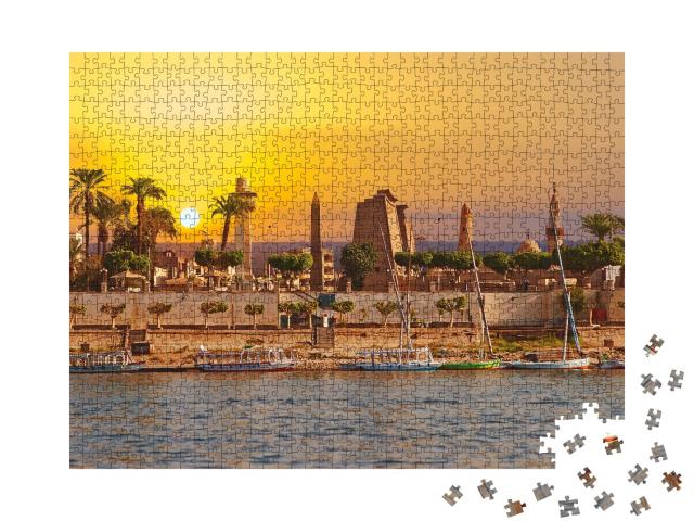 Puzzle de 1000 pièces « Journée ensoleillée au bord du Nil à Louxor, Égypte »